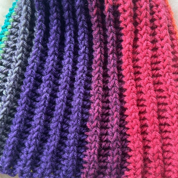 Kids OS Rainbow Beanie Handmade Beautiful Rainbow Ombré Pattern NWOT - Picture 10 of 10